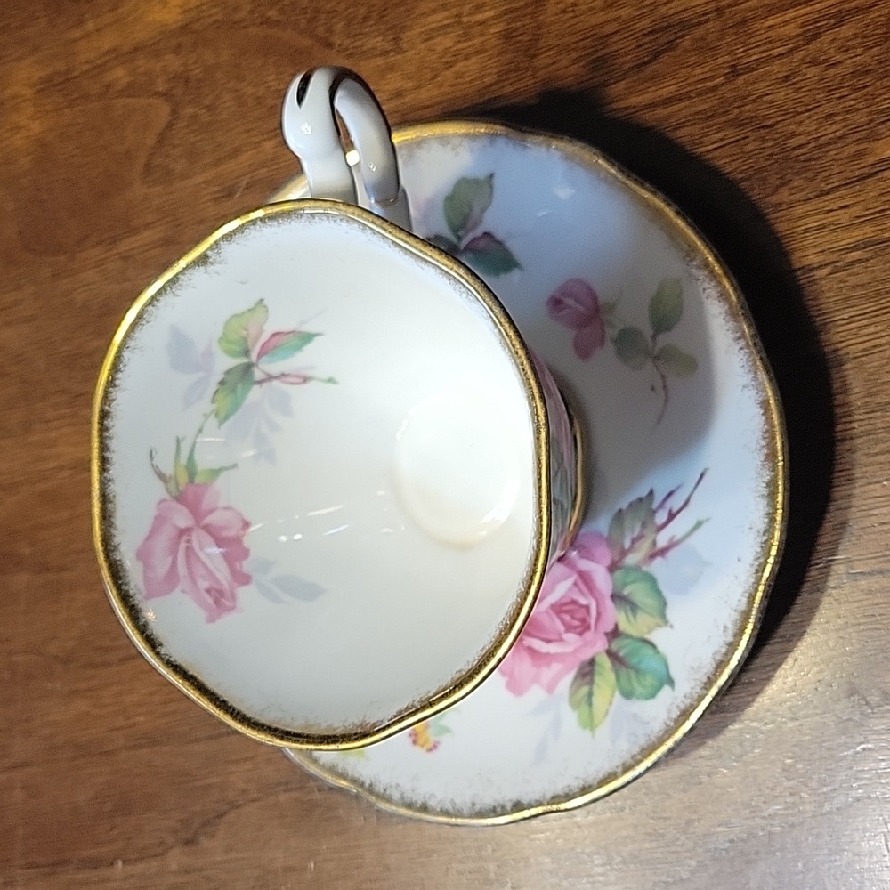 Tea cup & saucer - Royal Stafford